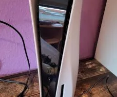 Sony PlayStation 5 PS5 mit RunnWek und 2 Original-Controllern. - 2